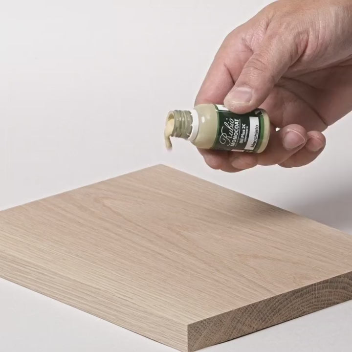 Load video: Rubio Monocoat - Oil Plus 2C - Samples - 6ml