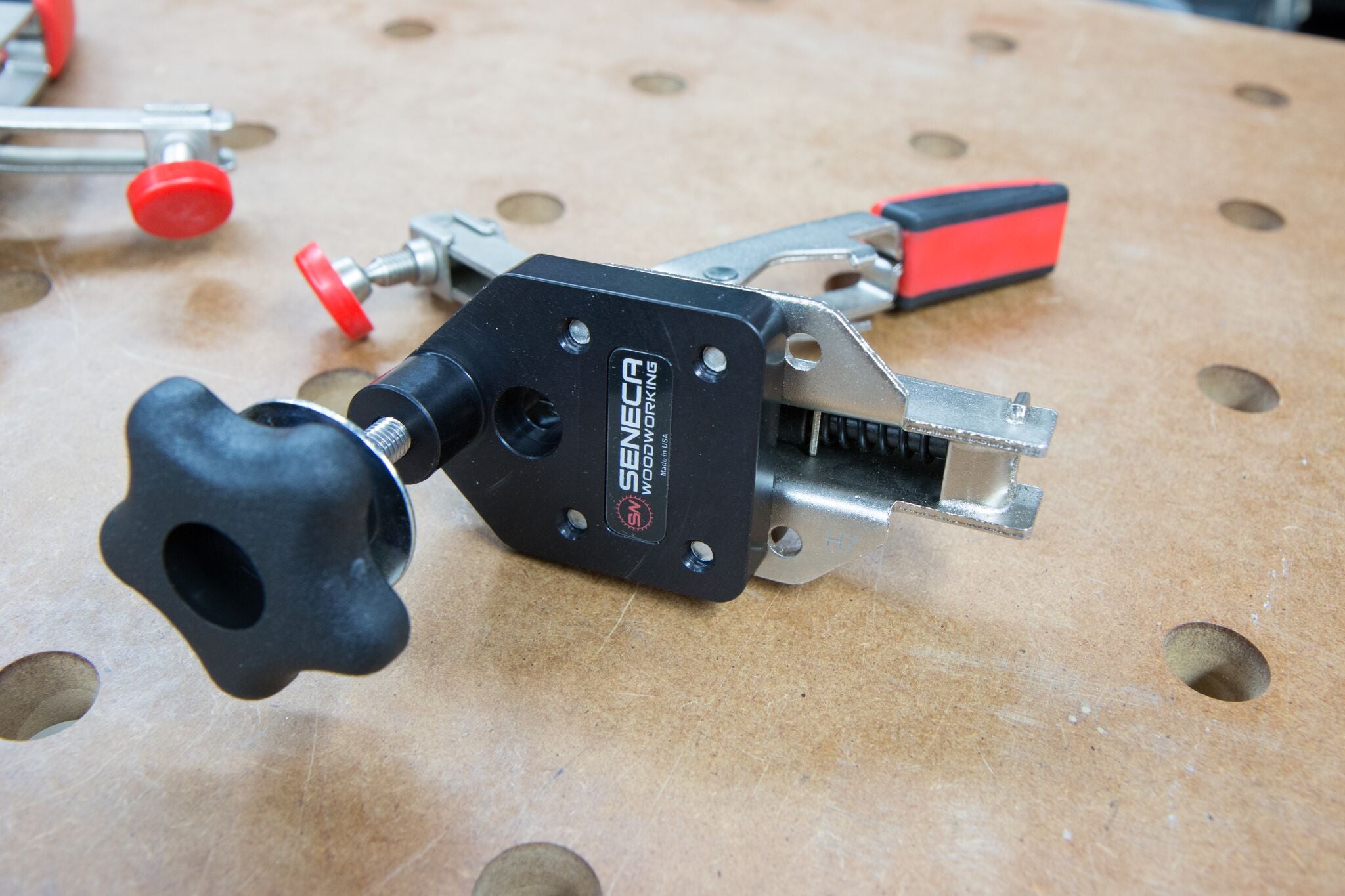 Seneca - Clamp Dog for MFT